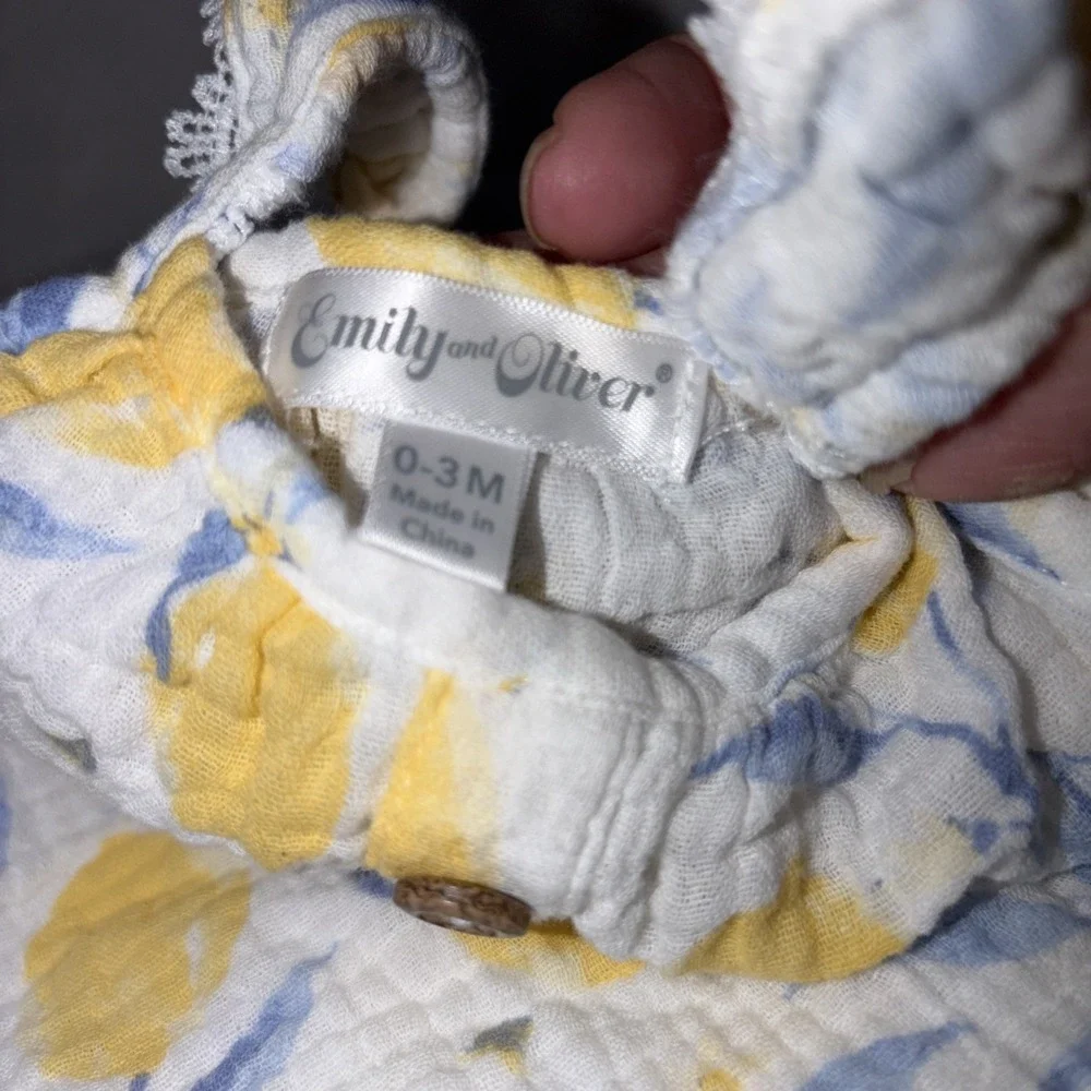 Emily and Oliver Baby Girl Lemon Muslin Romper 0-3 Months Faux Wood‎ Buttons EUC